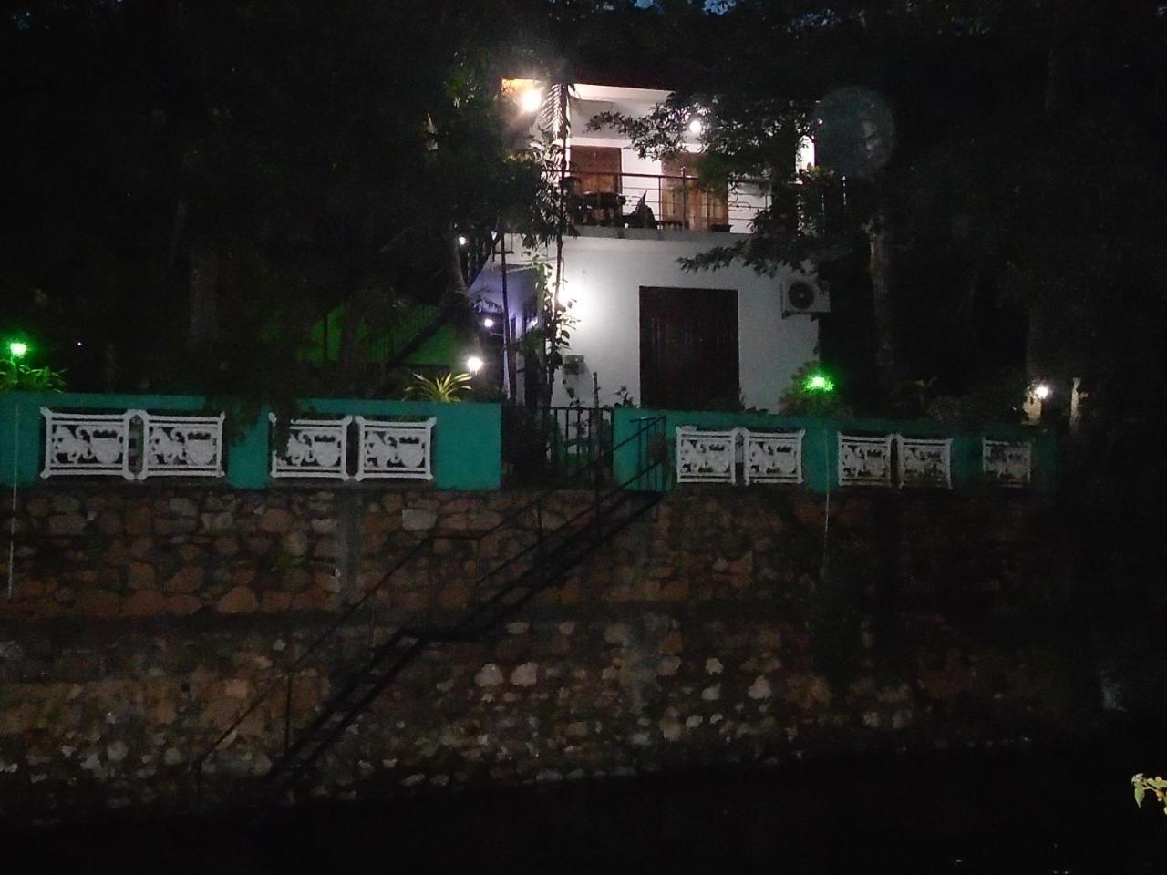 Green Garden Homestay Giritale Buitenkant foto