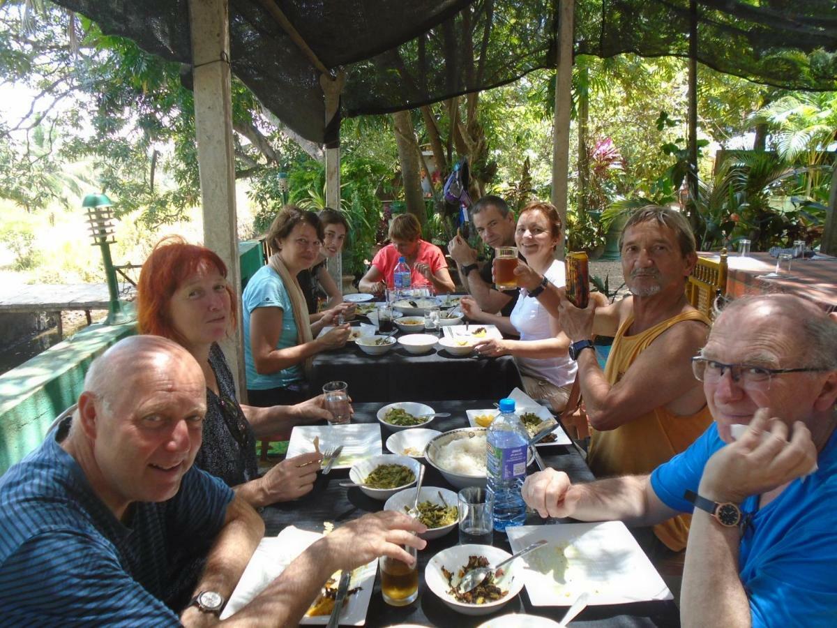 Green Garden Homestay Giritale Buitenkant foto